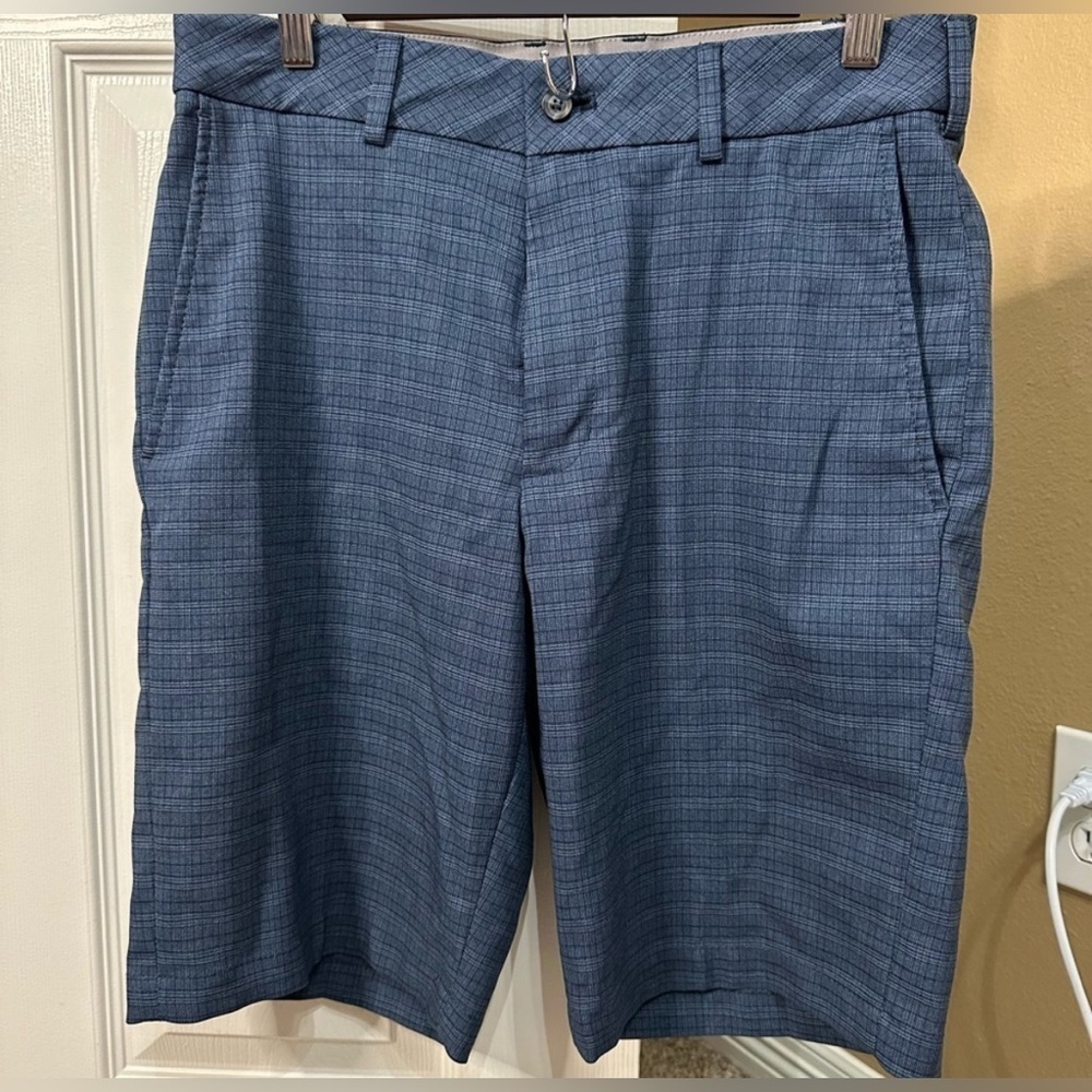 Walter Hagen Golf Shorts Men's 30 Navy Blue Plaid